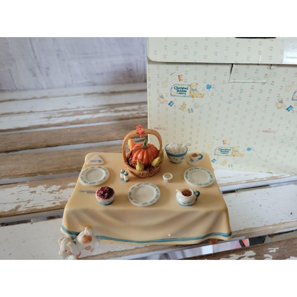 Cherished teddies we bear thanks table Priscilla H
